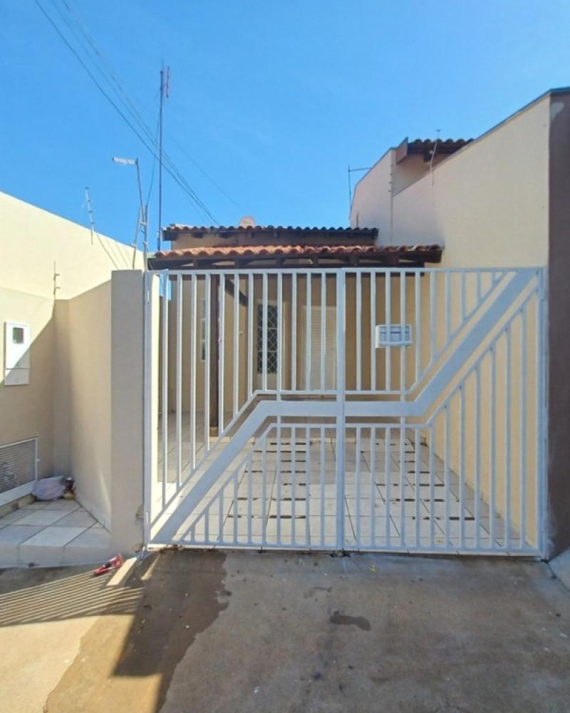 CASA NA Vila Tênis Clube  em Assis