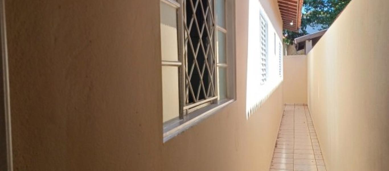 CASA NA Vila Tênis Clube  em Assis