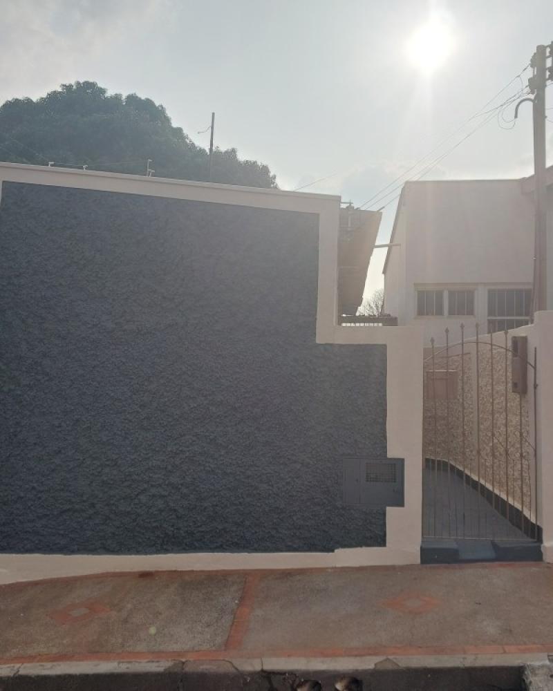 CASA NA Vila Tênis Clube em Assis