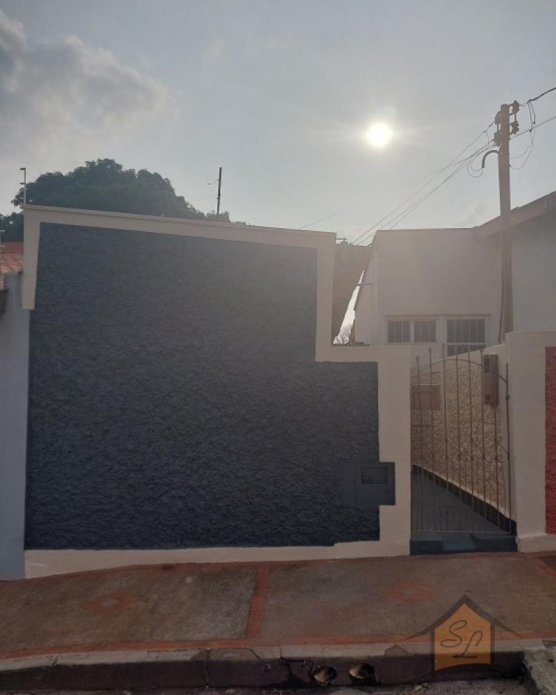 CASA NA Vila Tênis Clube em Assis