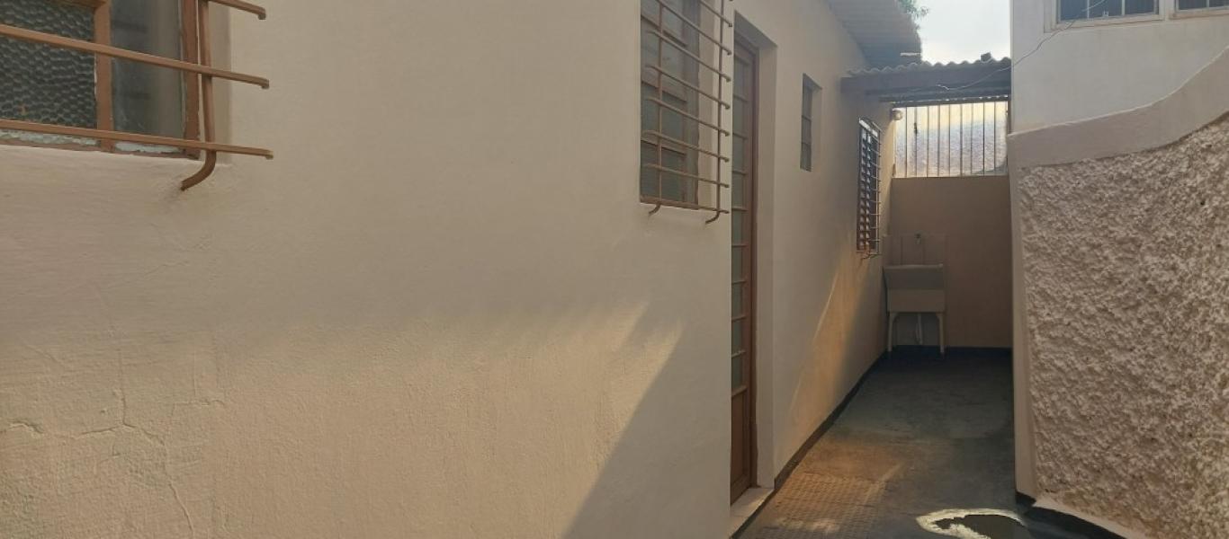 CASA NA Vila Tênis Clube em Assis