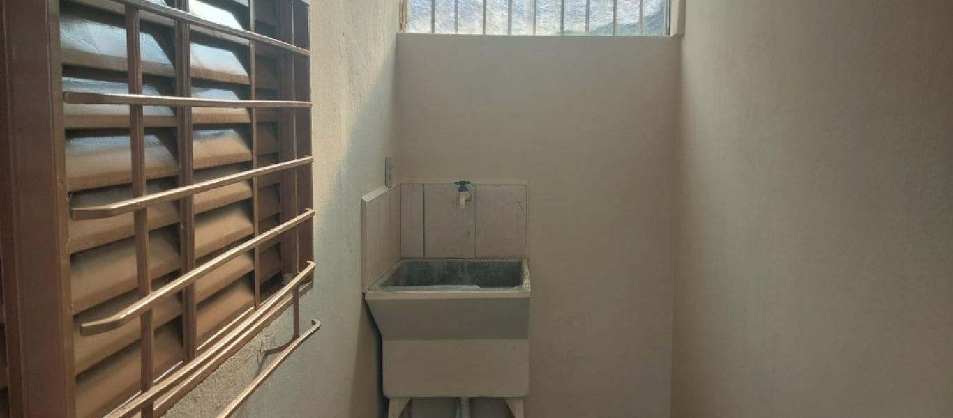 CASA NA Vila Tênis Clube em Assis