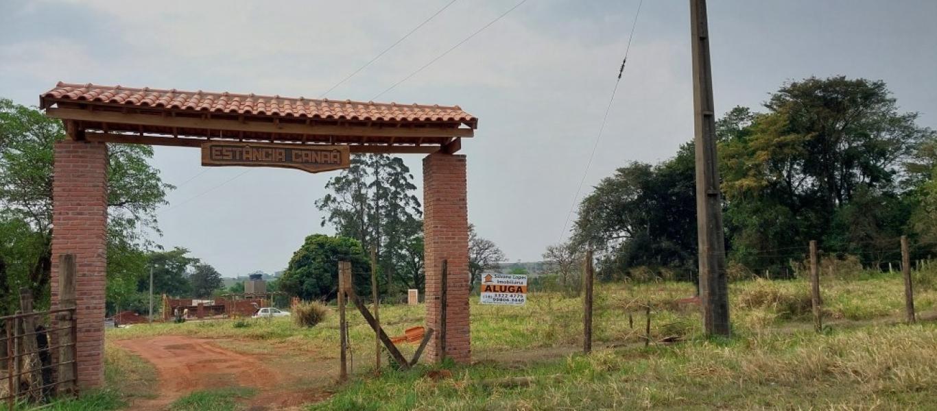 CASA NA ESTÂNCIA CANAÃ em ASSIS