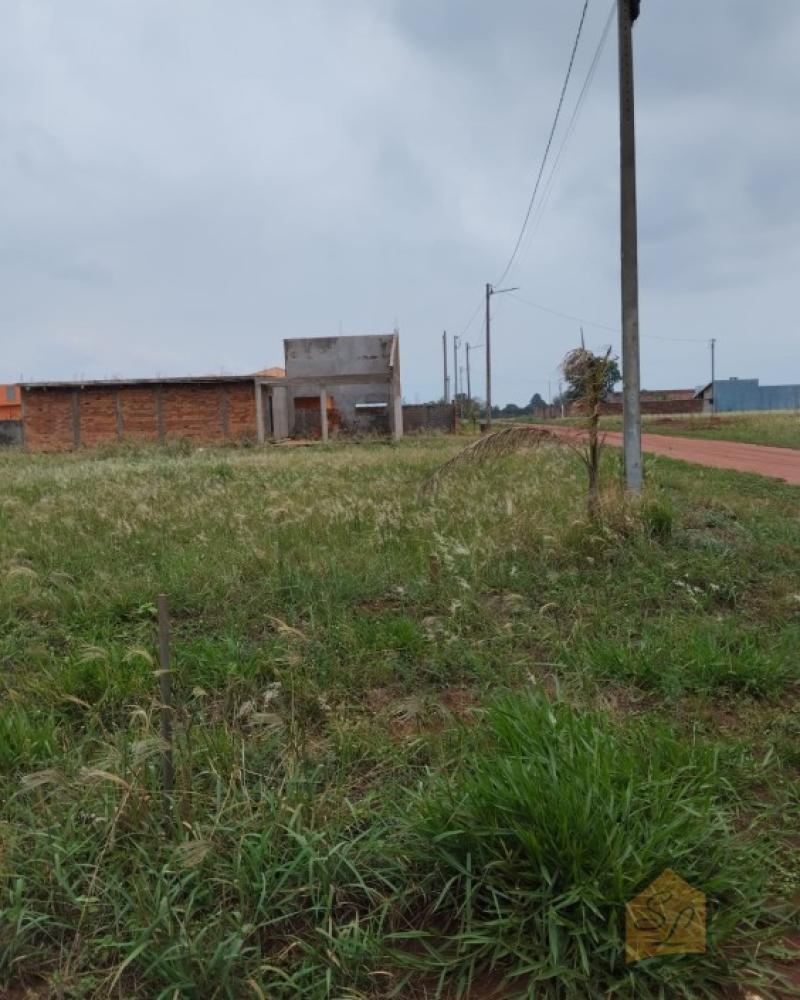 CASA NA ÁGUA DO BAIXADÃO em ASSIS