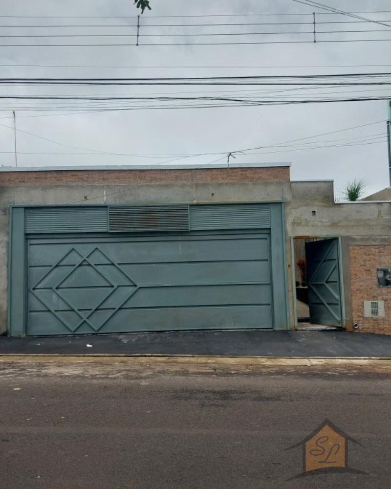 CASA NA Vila Tênis Clube em Assis