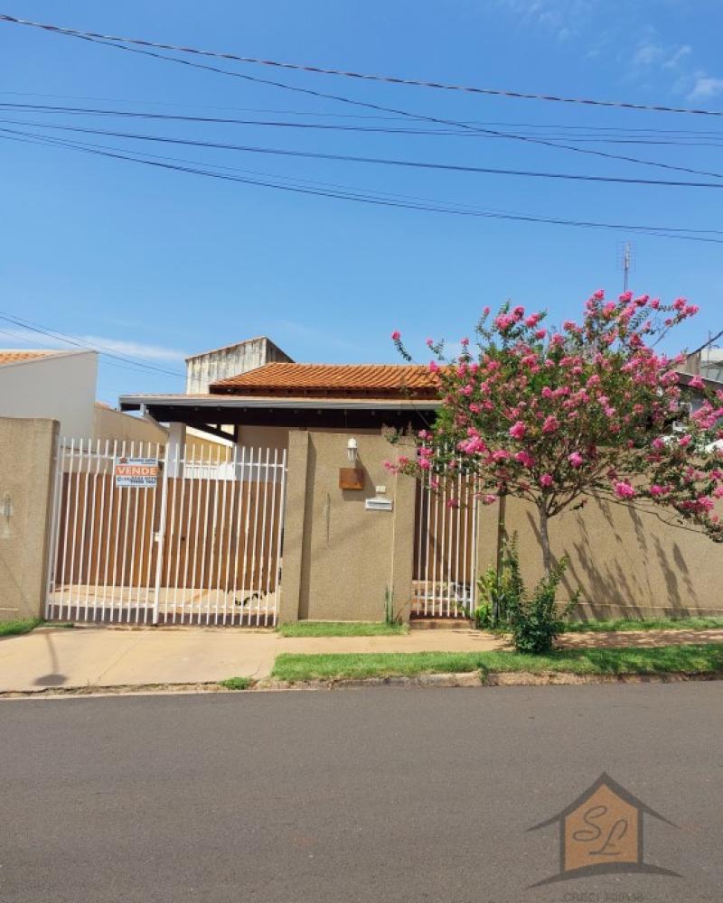 CASA NO Jardim Canadá em Assis