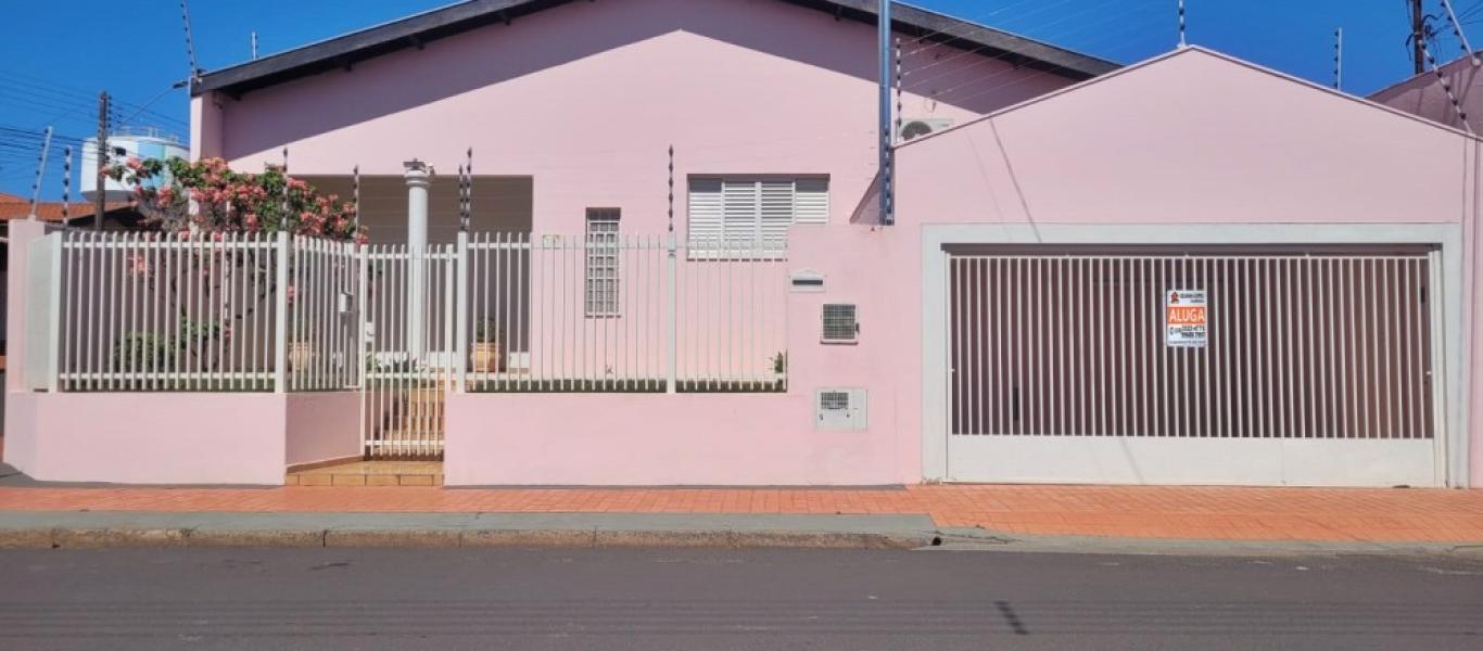 CASA NA VILA PALHARES em Assis