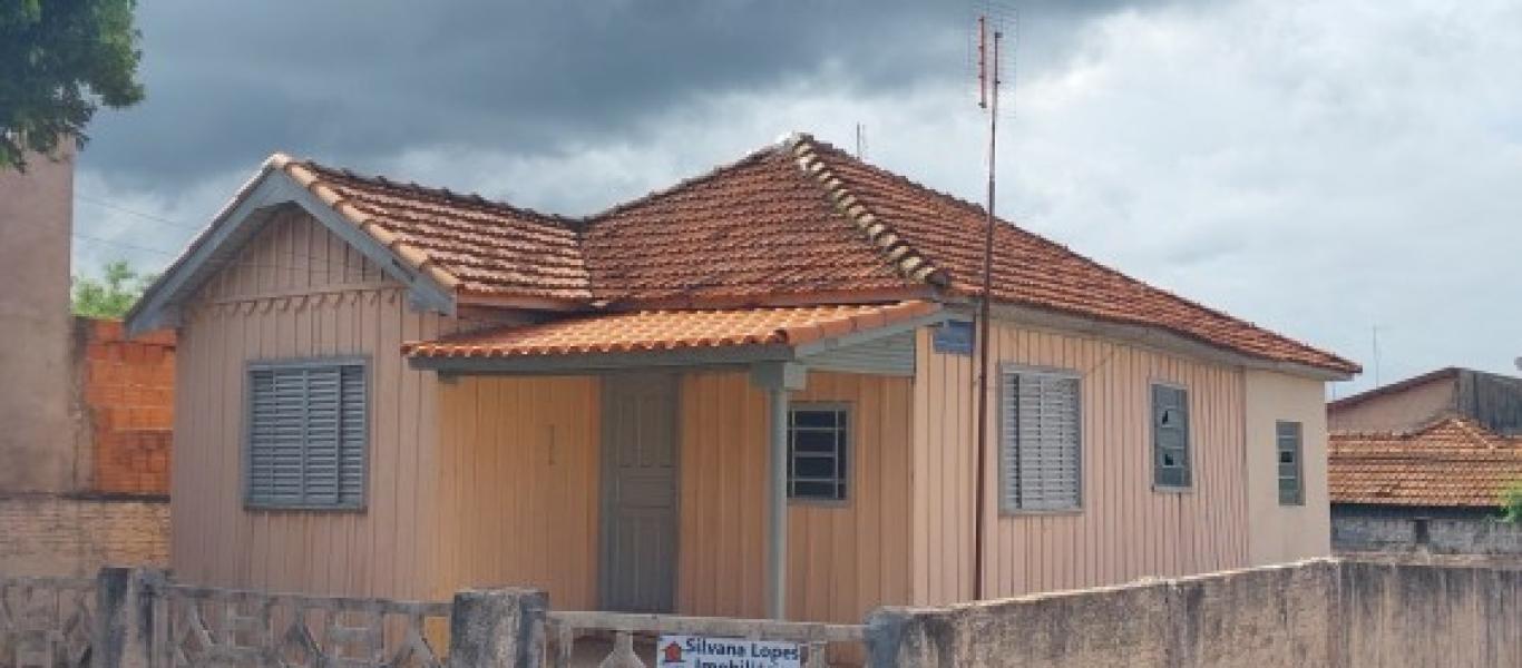 CASA NA Vila Operária em Assis