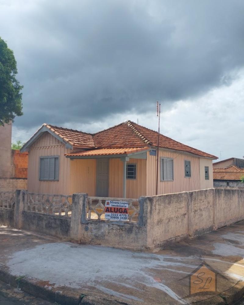 CASA NA Vila Operária em Assis