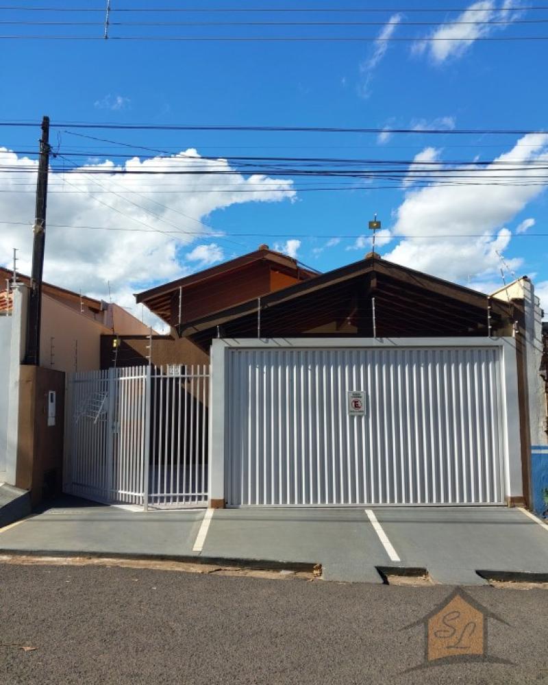 CASA NA Vila Palhares em Assis