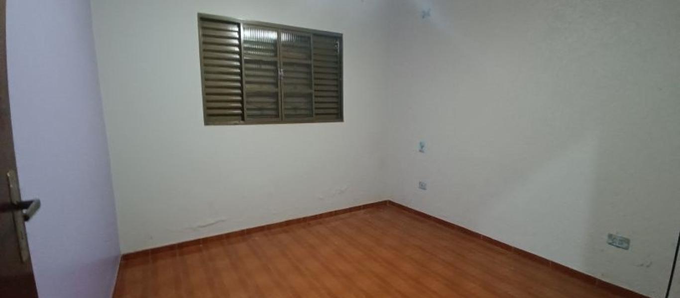 CASA NA VILA MARIALVES em Assis