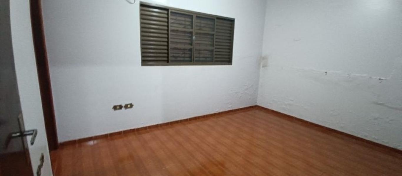 CASA NA VILA MARIALVES em Assis