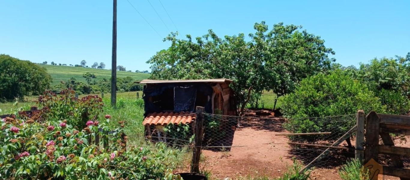 CHÁCARA NA ÁGUA DA PIRAPITINGA em ASSIS