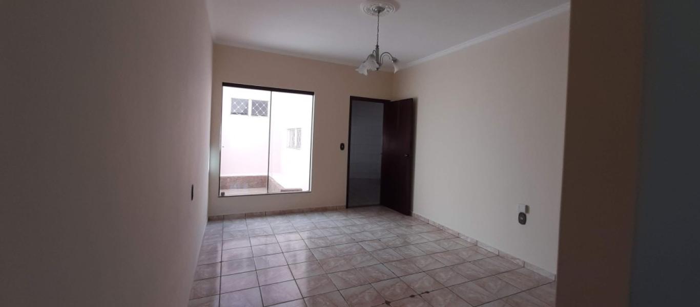 CASA NA Vila Rodrigues em Assis