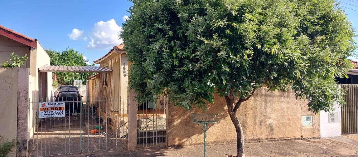 CASA NA Vila Tênis Clube em Assis