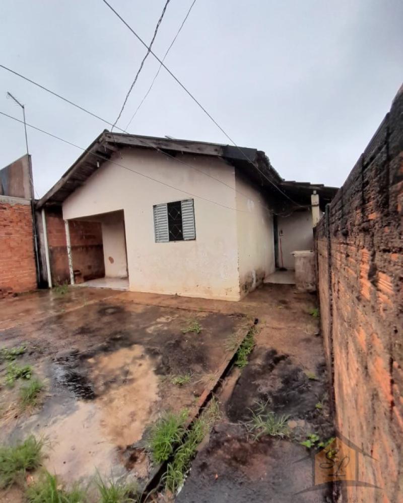CASA NA Vila Marialves em Assis