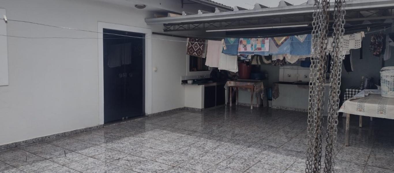 CASA NA Vila Tênis Clube em Assis