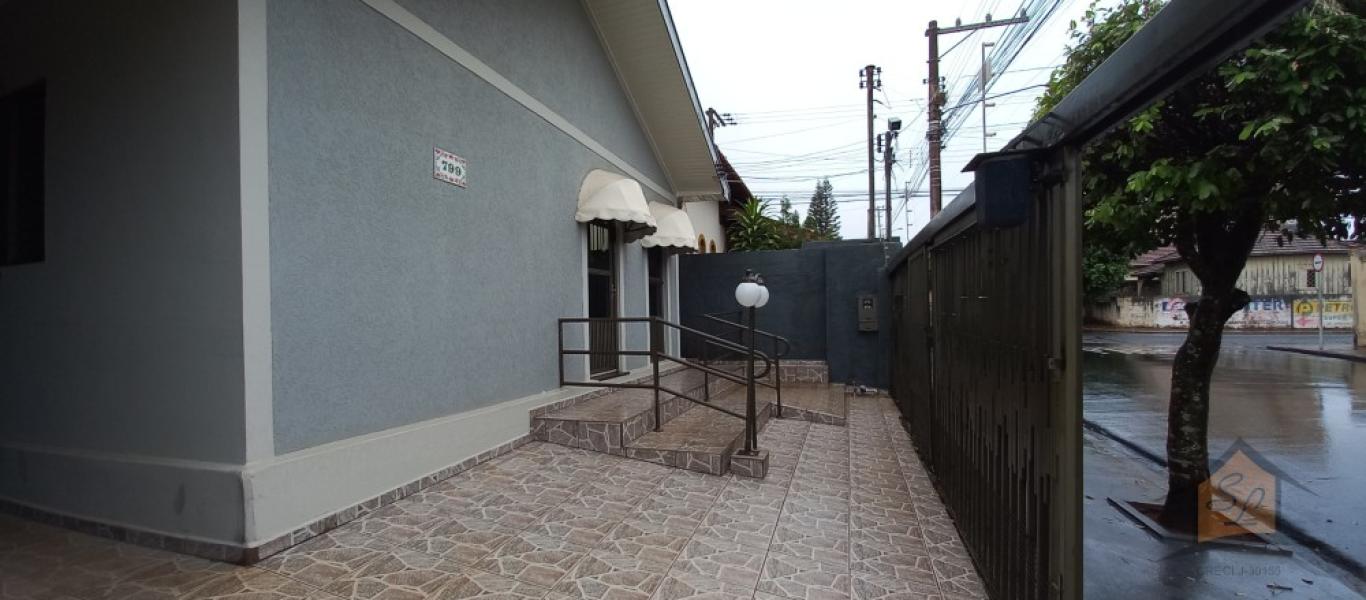 CASA NA Vila Central em Assis