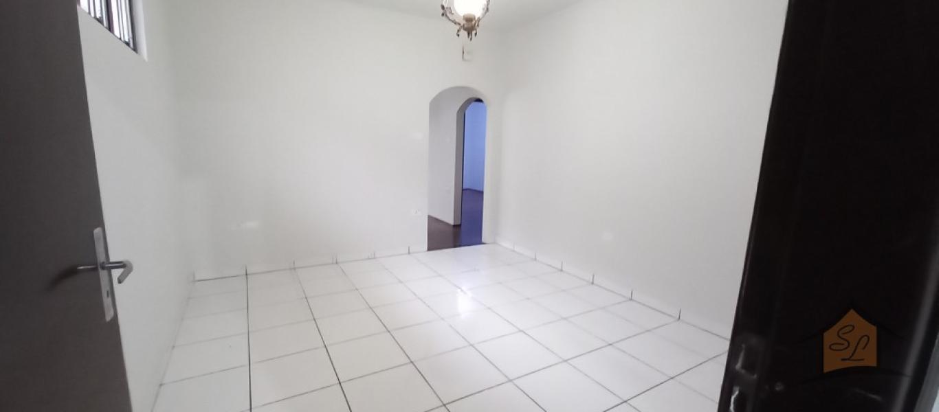 CASA NA Vila Central em Assis