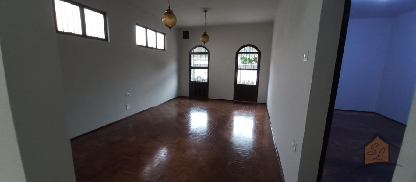 CASA NA Vila Central em Assis