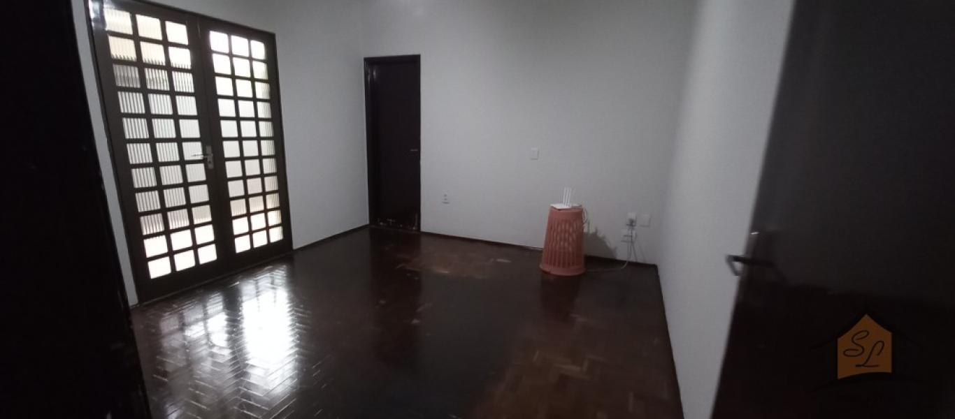 CASA NA Vila Central em Assis