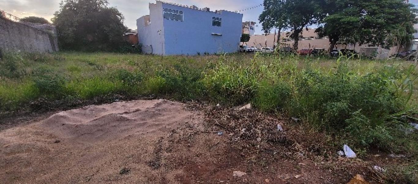 TERRENO na Vila Palhares em Assis