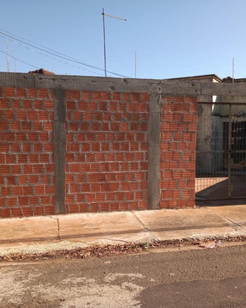 CASA NA Vila Operária em Assis