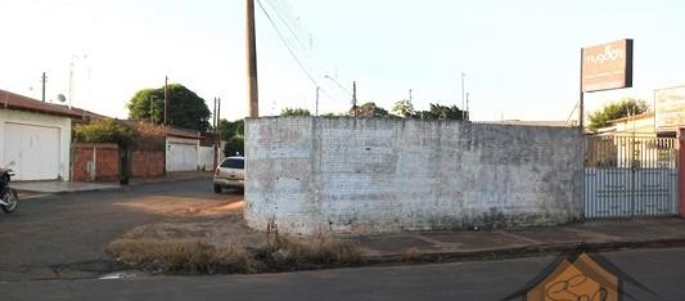 TERRENO NA Vila Ribeiro em Assis