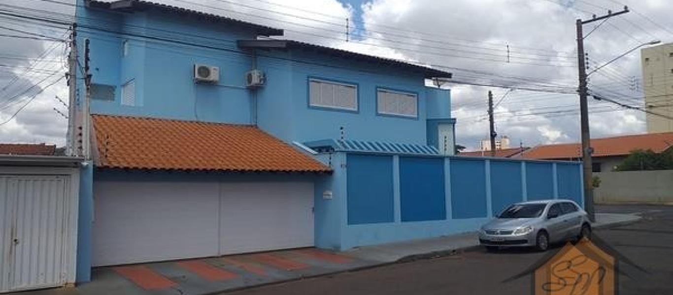 CASA NA Vila Rodrigues em Assis