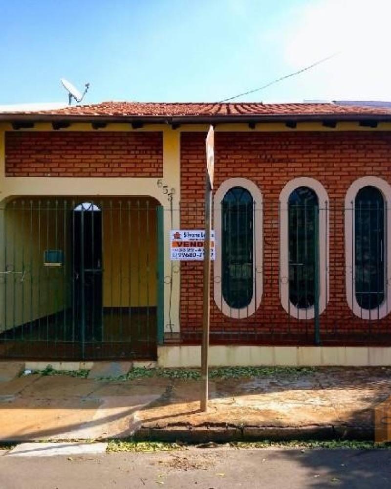 CASA NA Vila Ribeiro em Assis