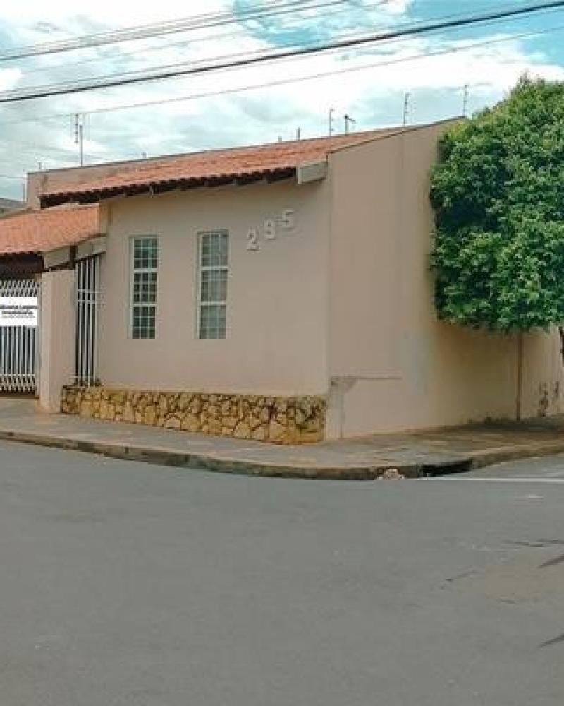 CASA NA VILA SANTA CECILIA EM ASSIS