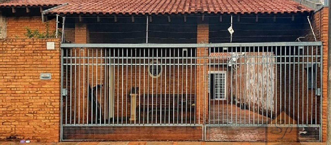 CASA NA Vila Tênis Clube em Assis