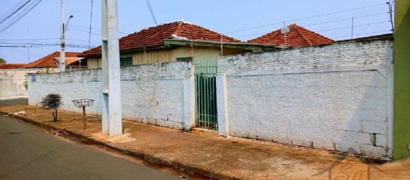 CASA NA Vila Palhares em Assis