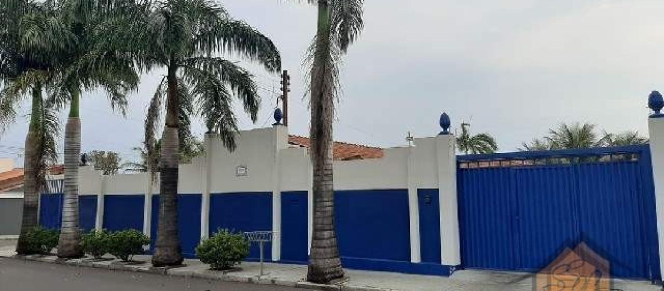 CASA NA Vila Tênis Clube em Assis