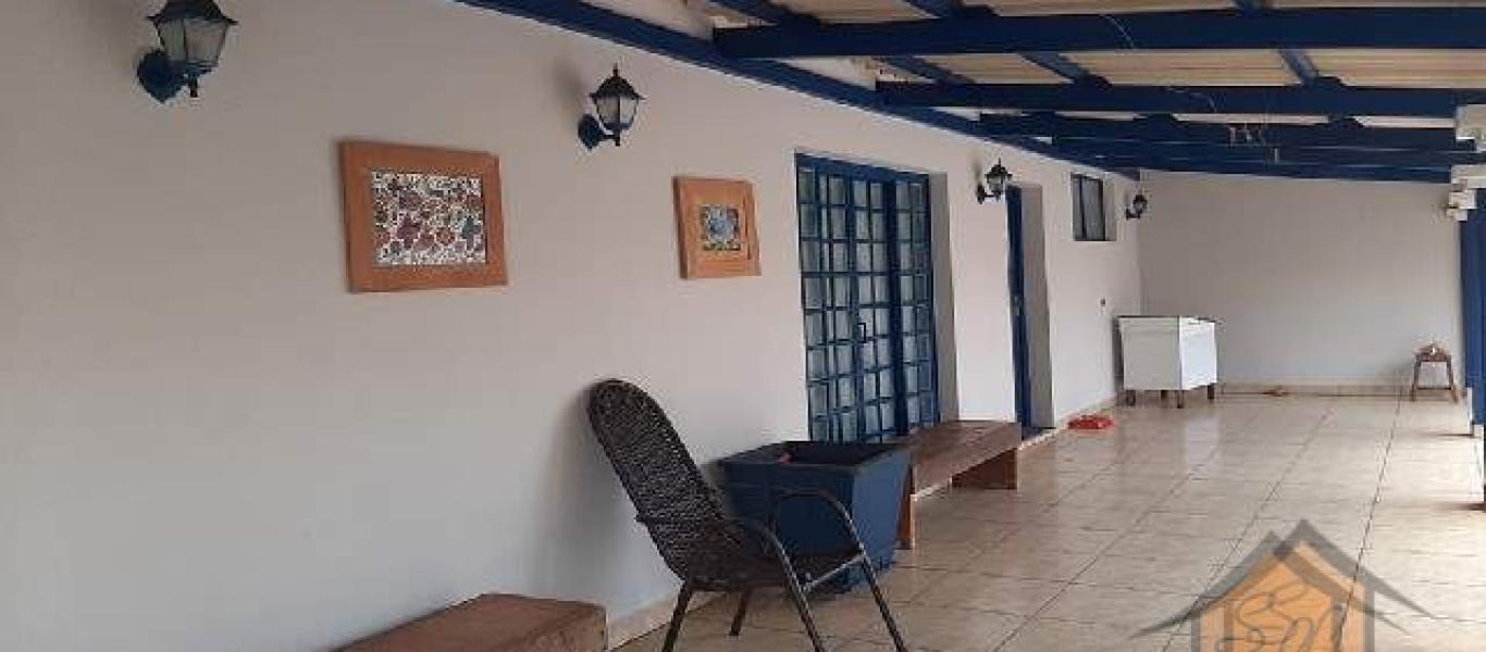 CASA NA Vila Tênis Clube em Assis