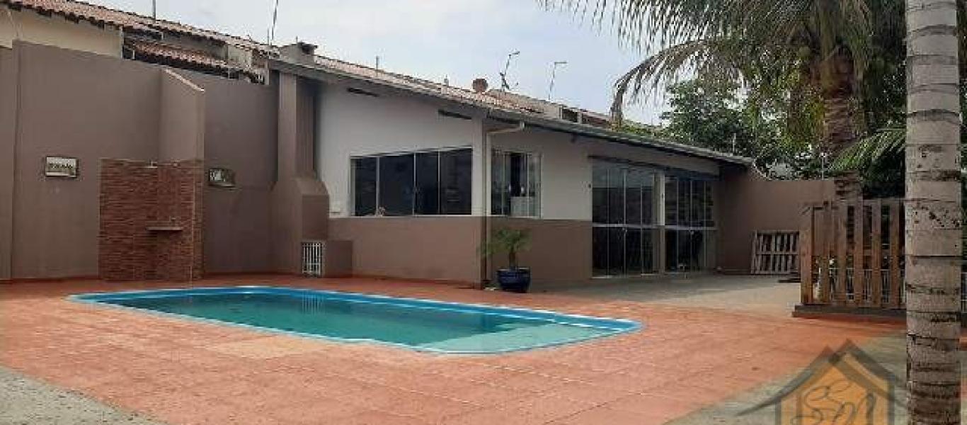 CASA NA Vila Tênis Clube em Assis