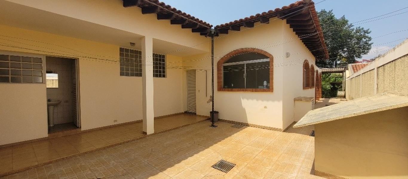 CASA NO Jardim Paulista em Assis