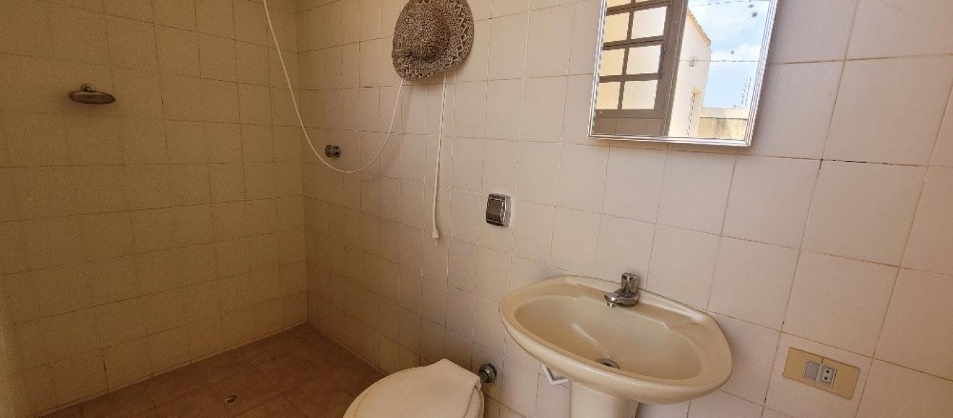 CASA NO Jardim Paulista em Assis