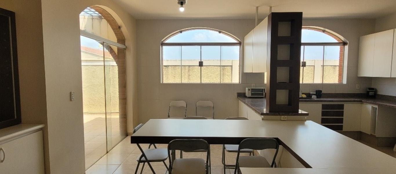 CASA NO Jardim Paulista em Assis