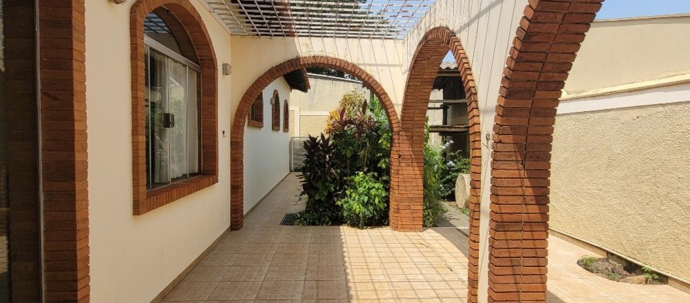 CASA NO Jardim Paulista em Assis