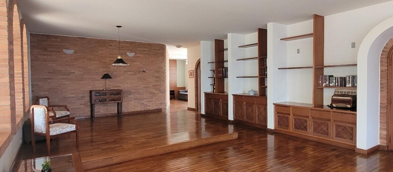 CASA NO Jardim Paulista em Assis