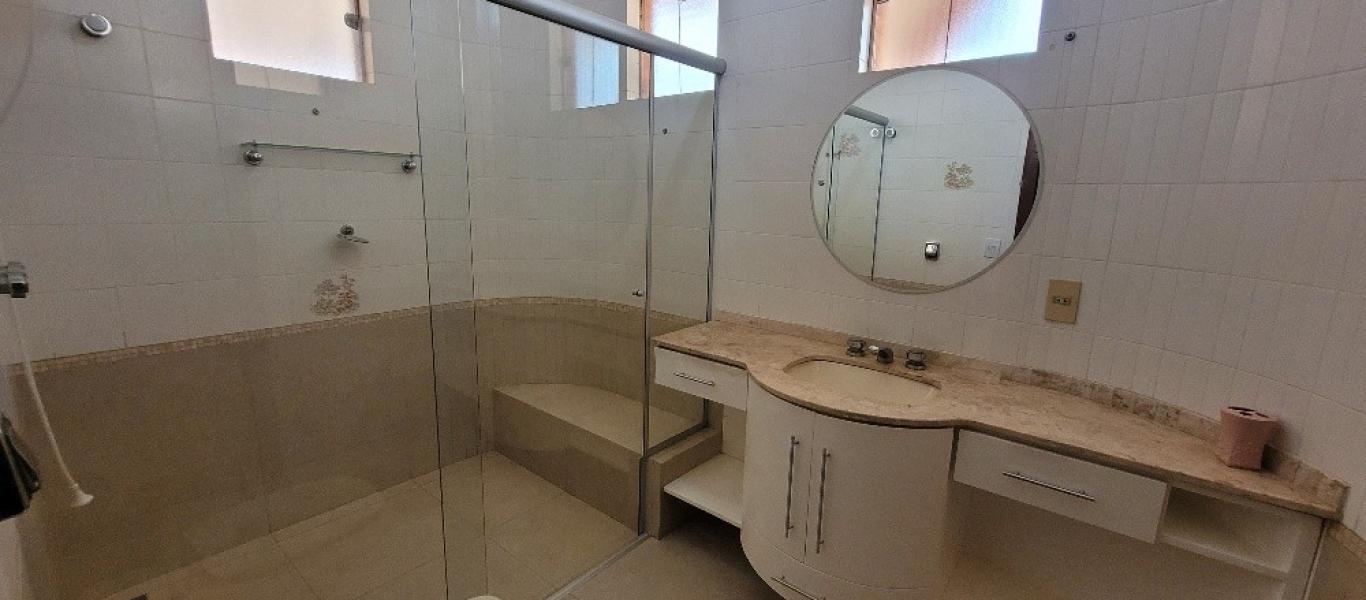 CASA NO Jardim Paulista em Assis