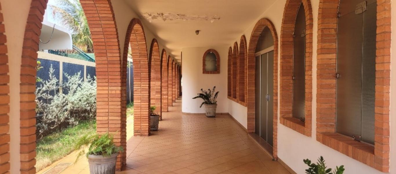 CASA NO Jardim Paulista em Assis