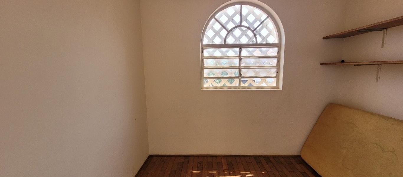 CASA NO Jardim Paulista em Assis