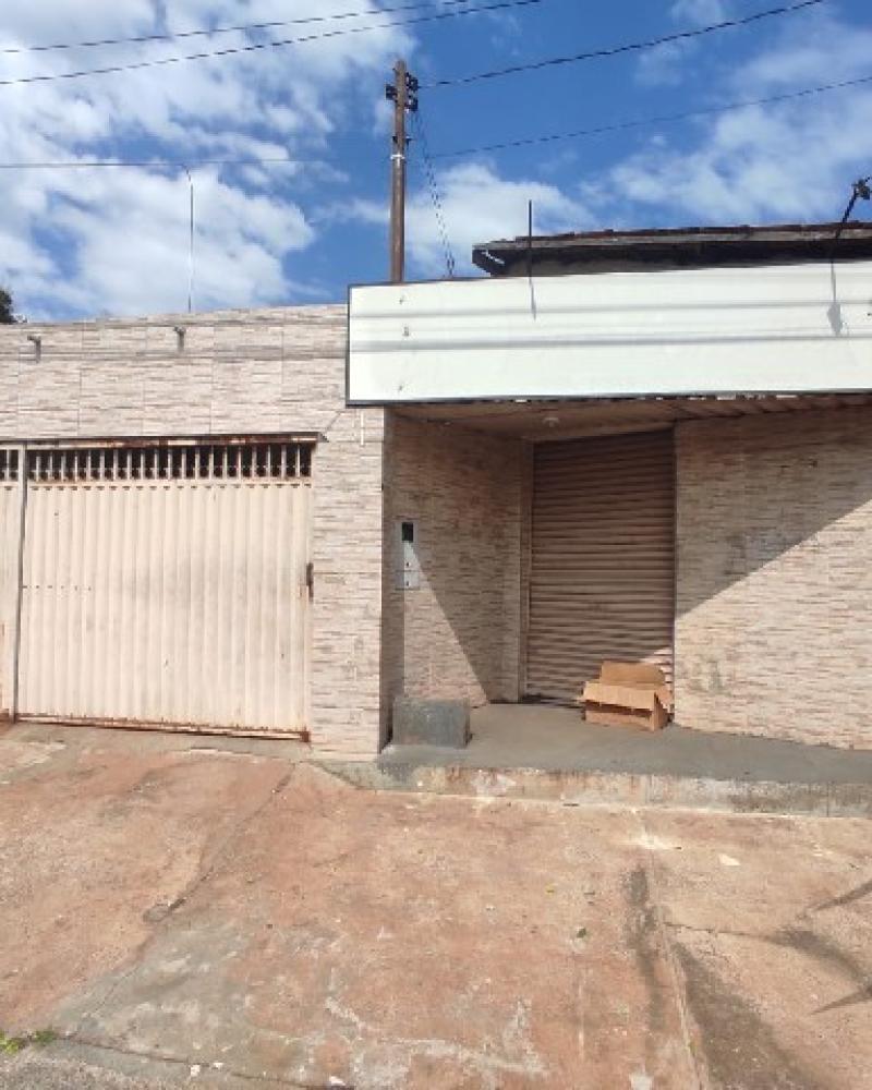 CASA NA Vila São Benedito em Assis