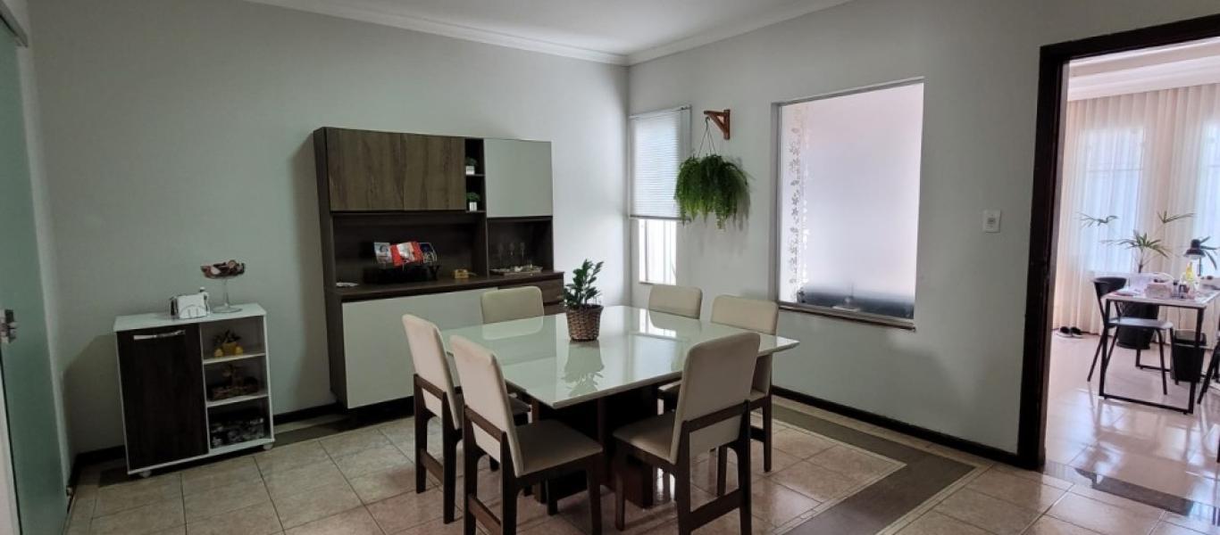 CASA NA VILA ADILETA em Assis