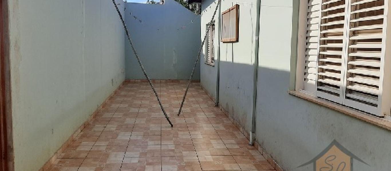 CASA NA Vila Tênis Clube em Assis