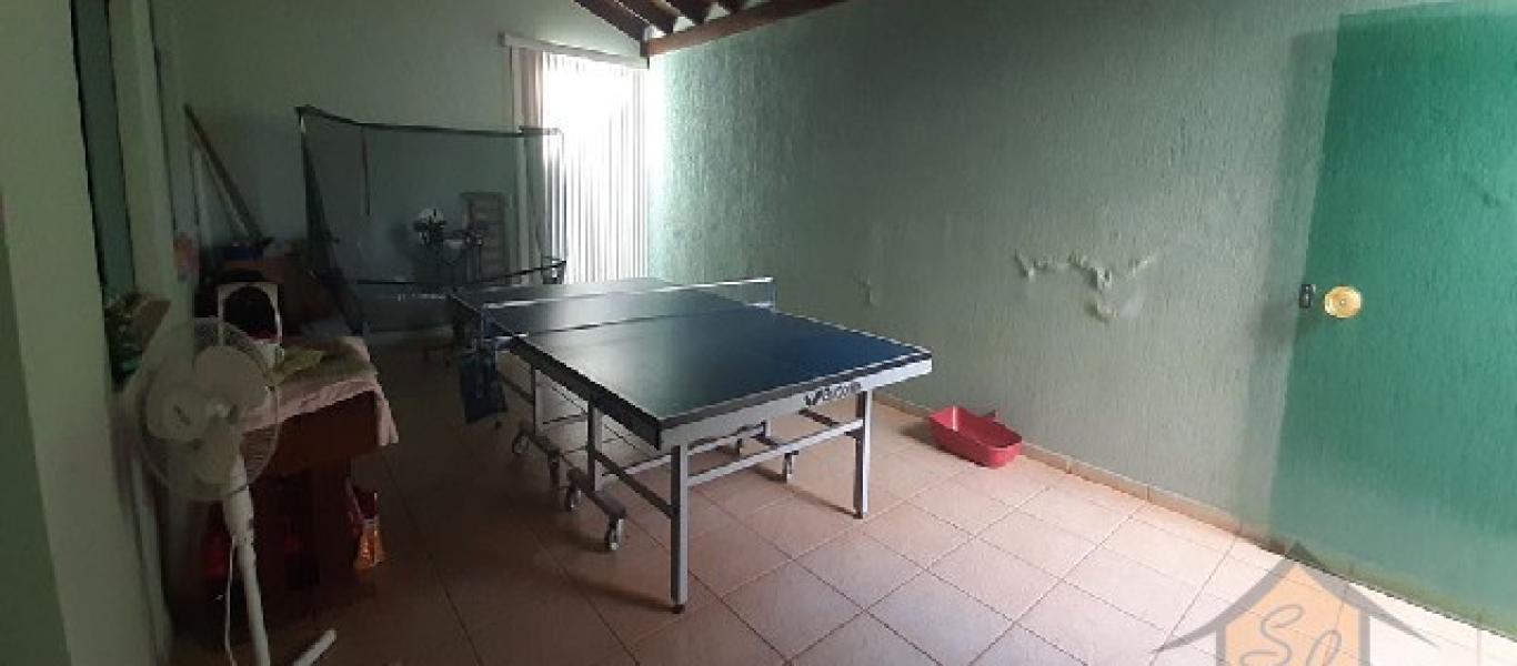 CASA NA Vila Tênis Clube em Assis