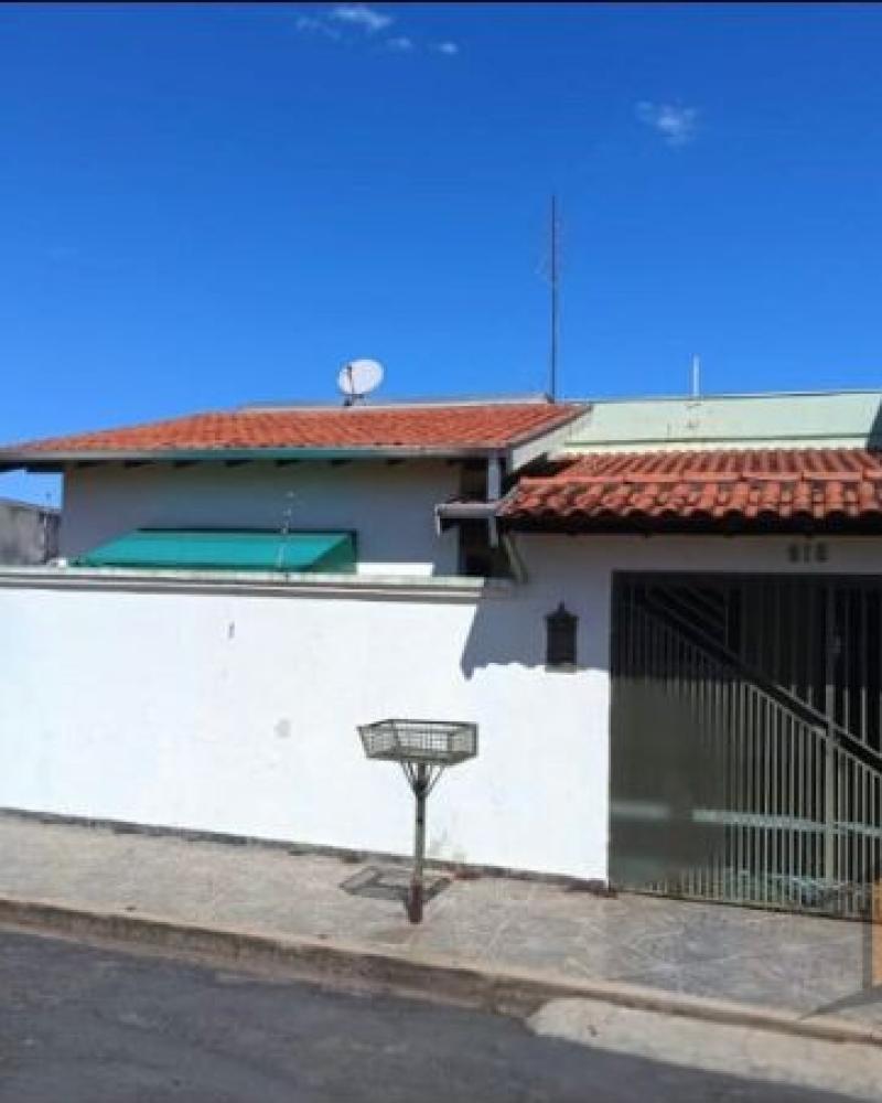 CASA NA Vila Progresso em Assis