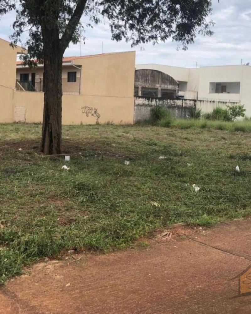 TERRENO NA Vila Tênis Clube em Assis